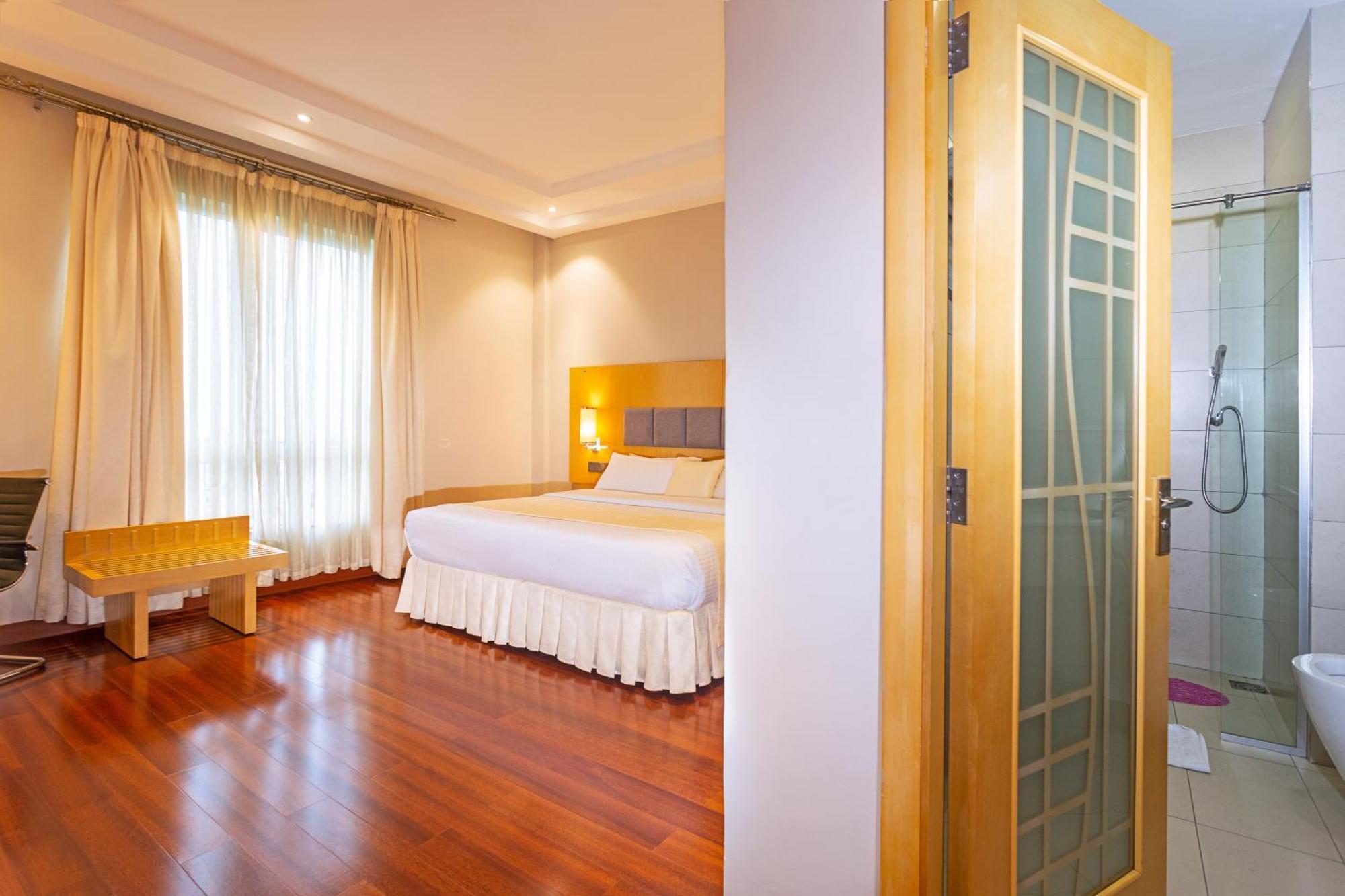 Three Steers Hotel Meru Экстерьер фото