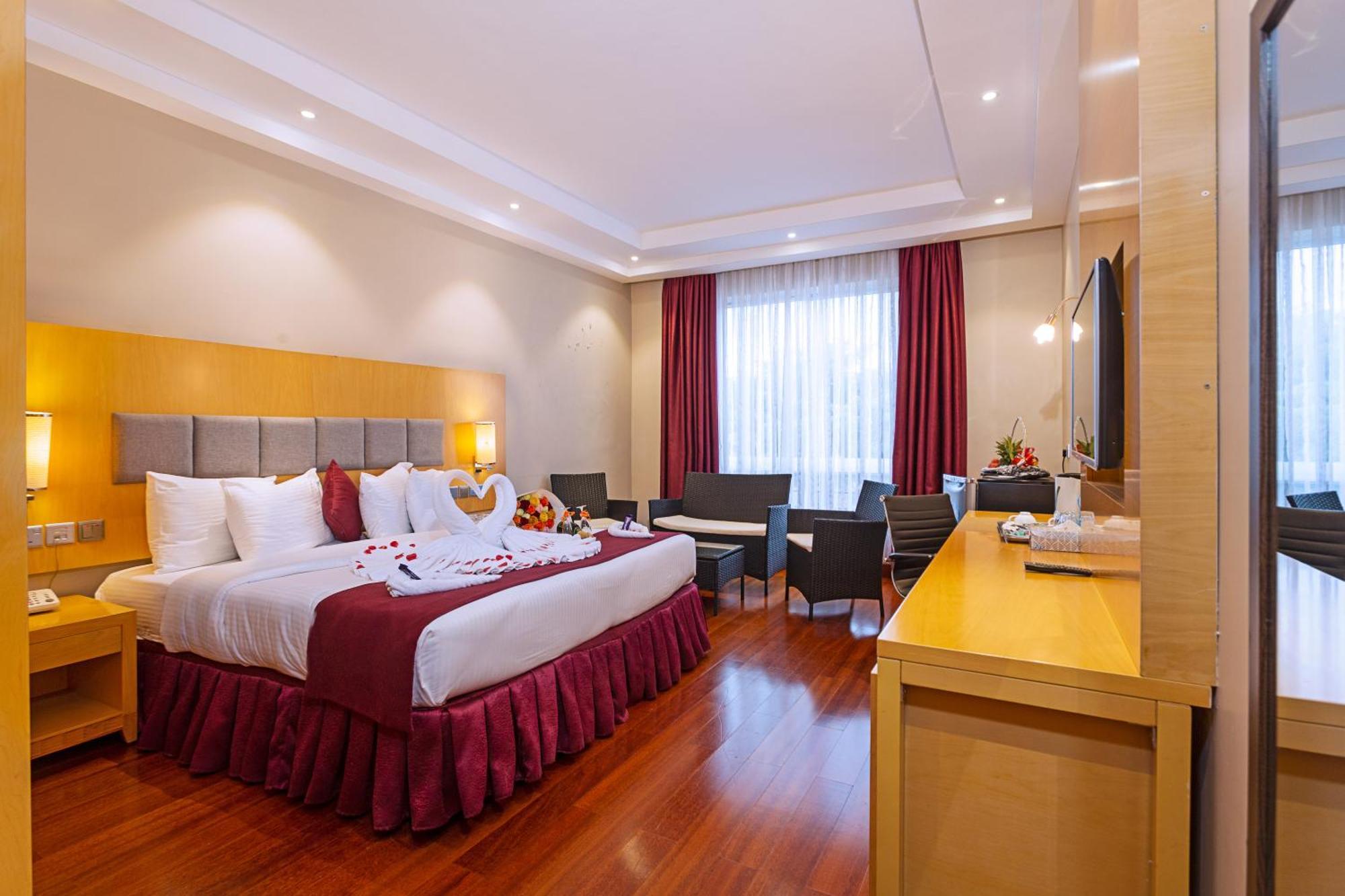 Three Steers Hotel Meru Экстерьер фото